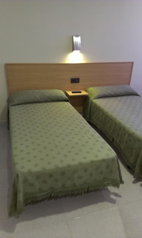 Hostal Bisbal Only Adults No Ac Valensiya Oda fotoğraf