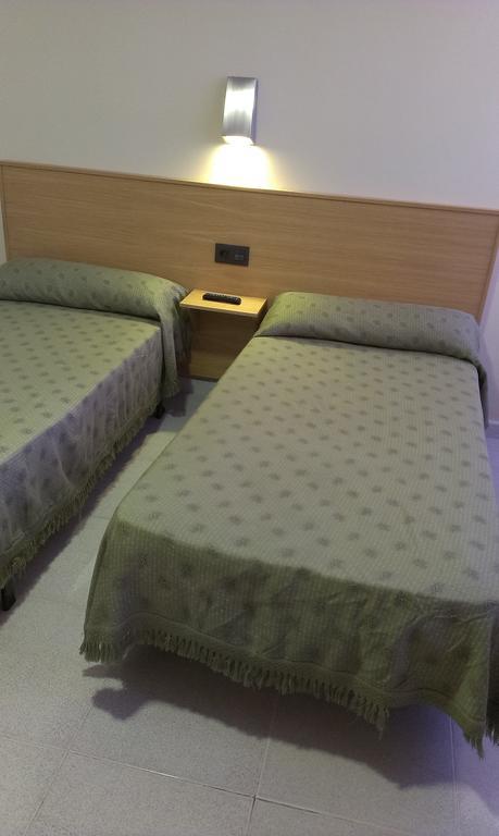 Hostal Bisbal Only Adults No Ac Valensiya Oda fotoğraf
