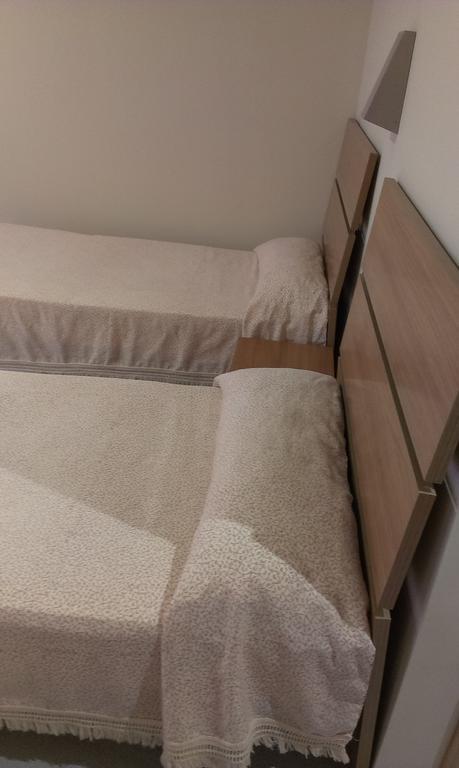 Hostal Bisbal Only Adults No Ac Valensiya Oda fotoğraf